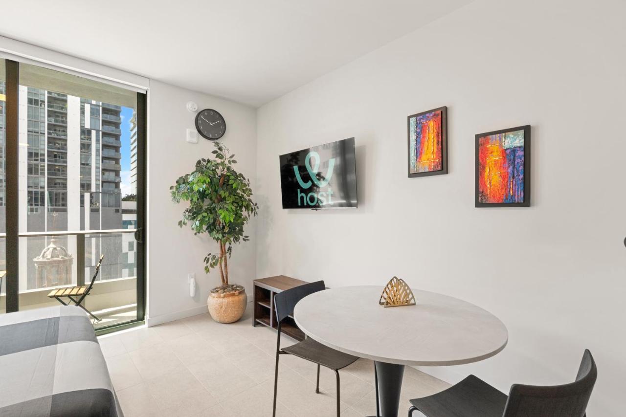 Central Downtown Studio with Pool and Gym Amenities - 4