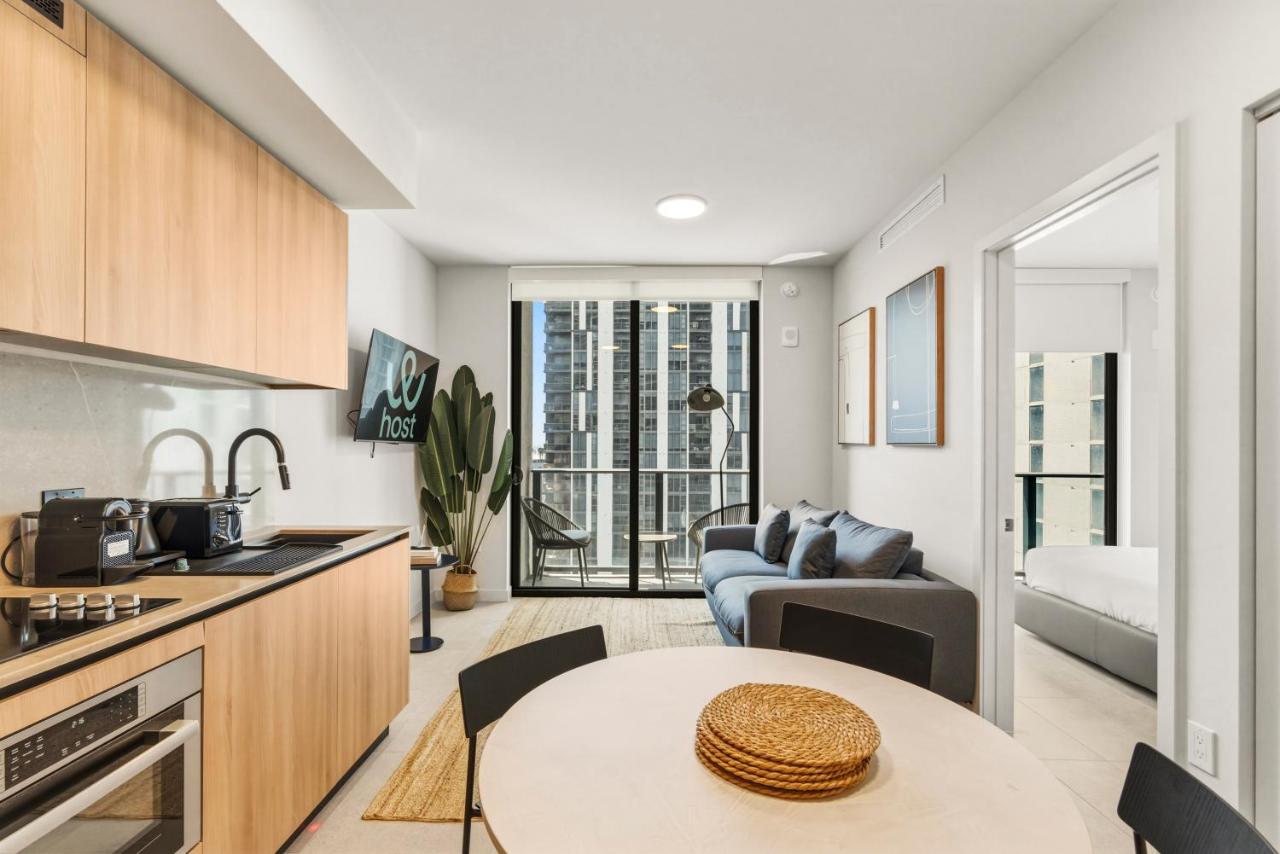 Refined Urban Stay at 501 First - Resort-Style Amenities - 4