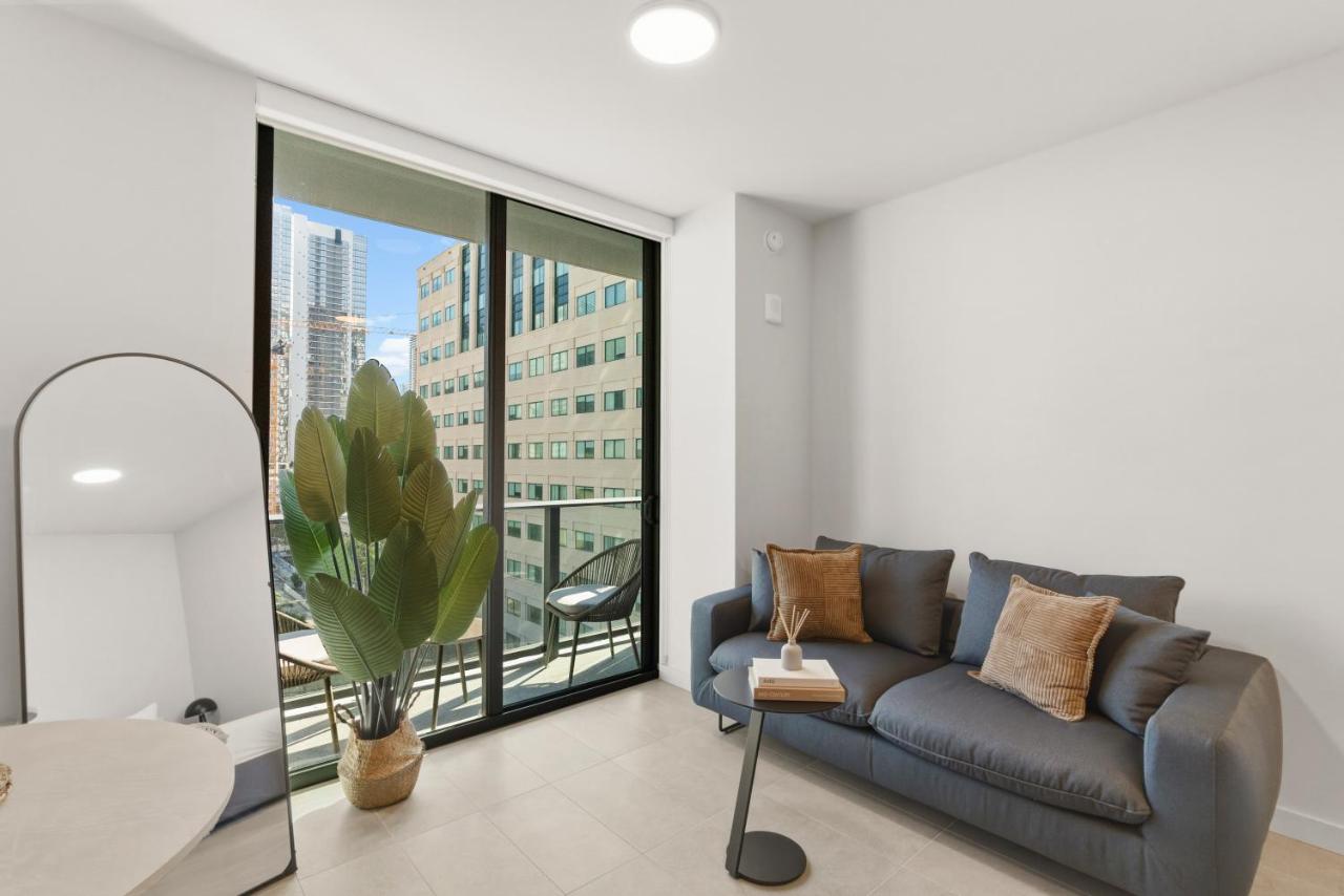 Prime Location Studio Near Bayside - 2