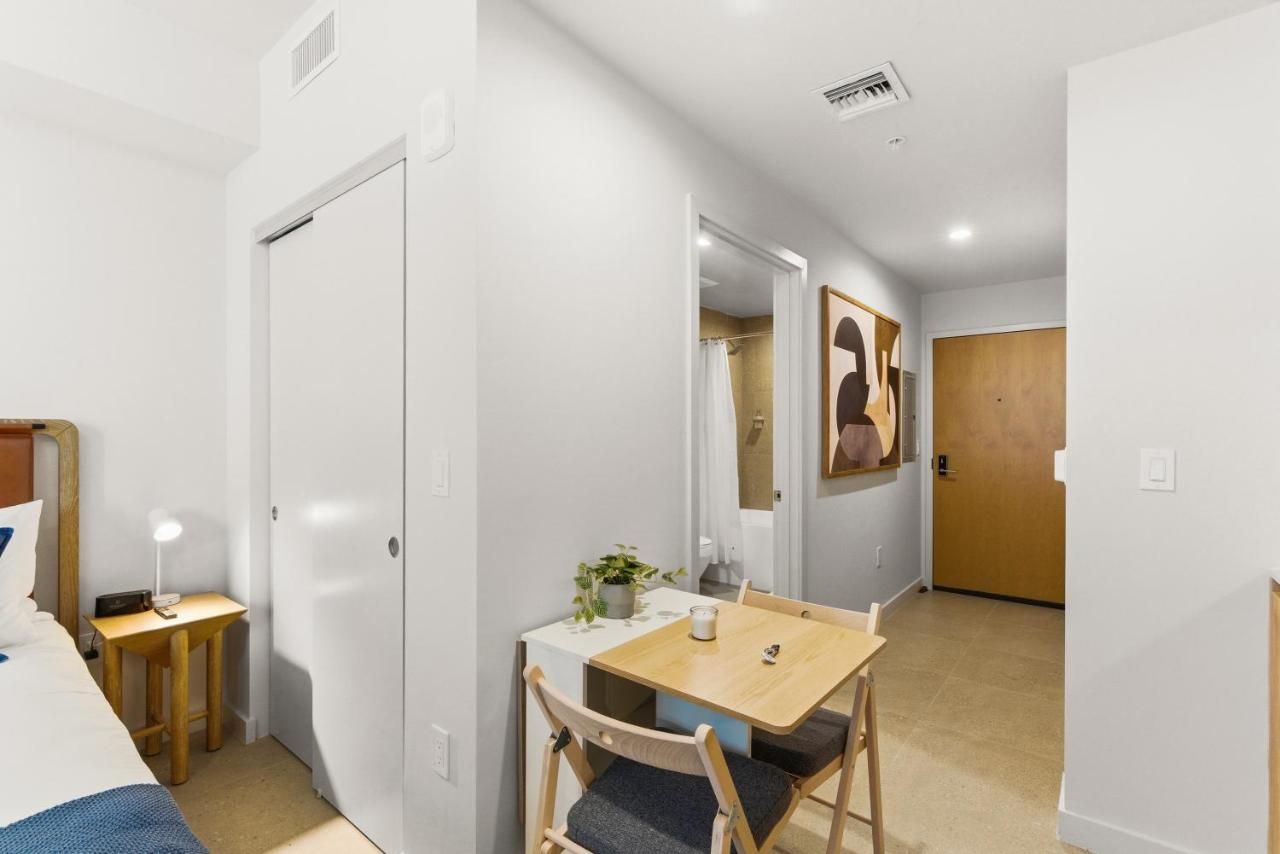 Prime Location Studio Near Bayfront Park with Pool - 3