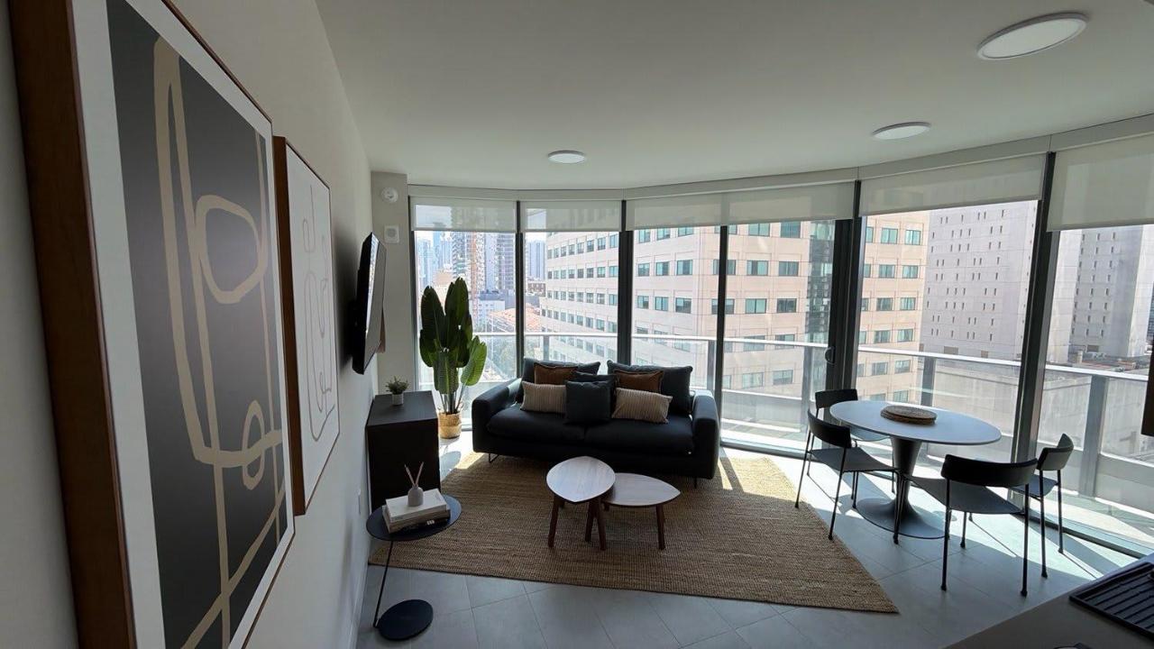 Prime Downtown Miami Location Near Kaseya Center - 2