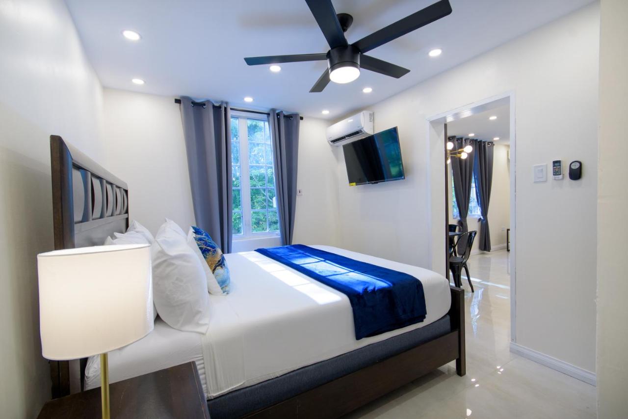 Beautiful 1 Bedroom 14 at Sandcastles - 2