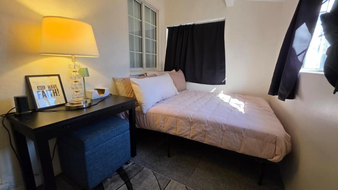 Bobbies Little Corner - 2