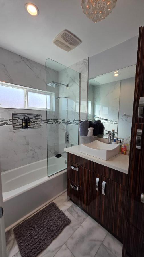 Bobbies Little Corner - 3