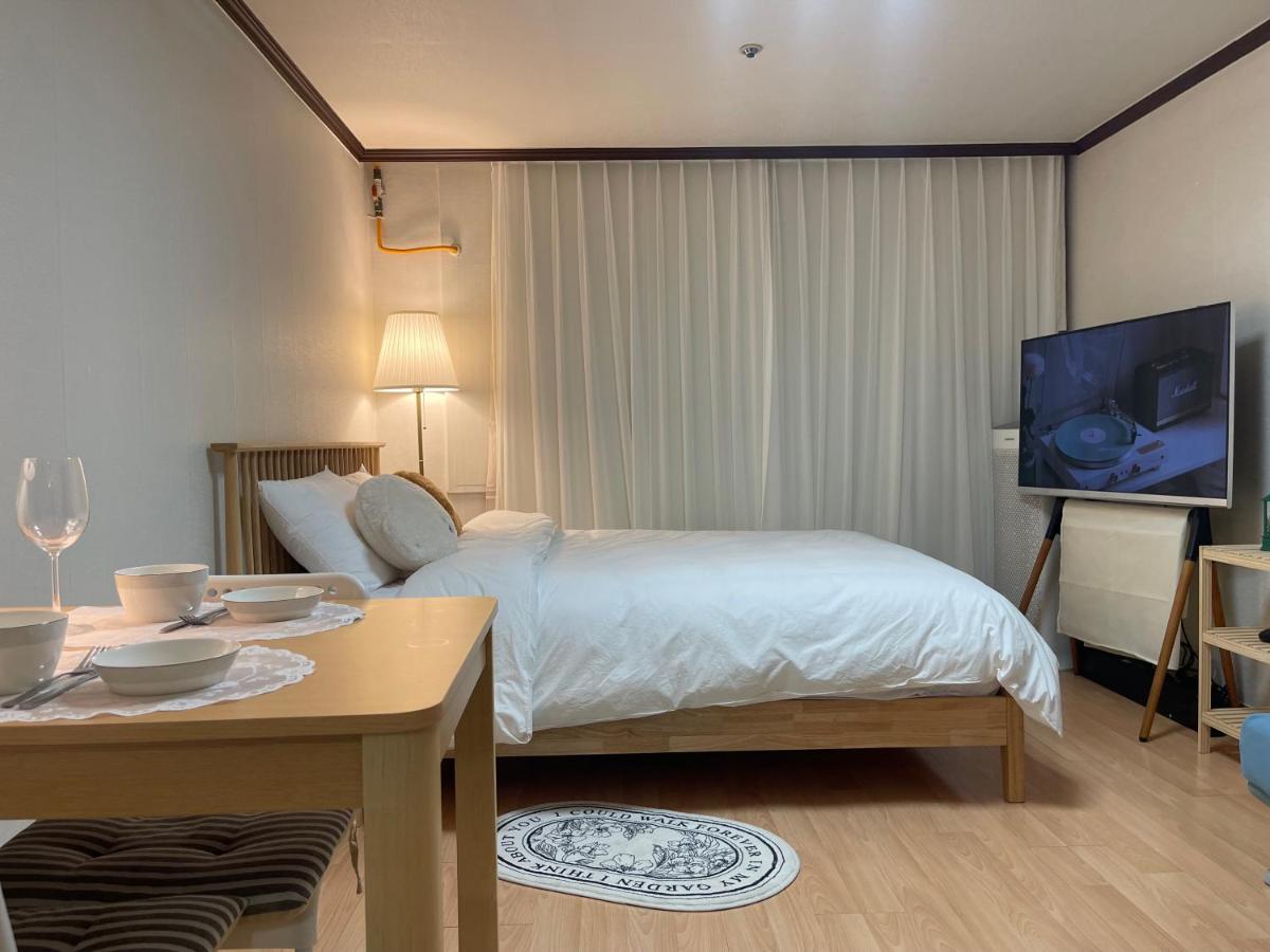 Deluxe Modern Cozy Near Dongmyo Station - 2