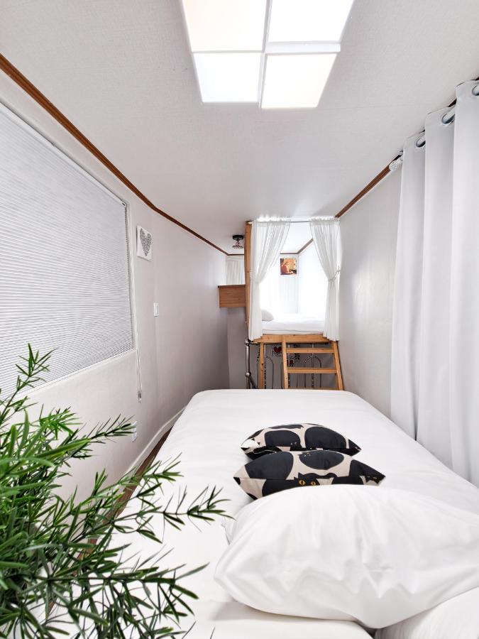 SeoulStayOn Blue Door Loft
