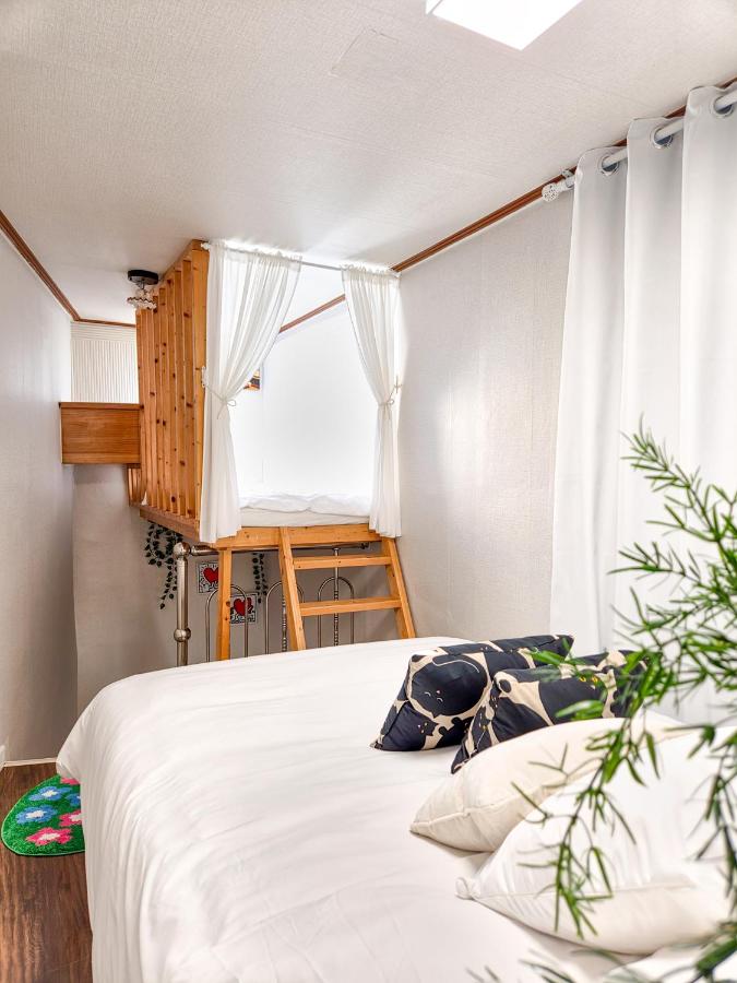 SeoulStayOn Blue Door Loft - 2