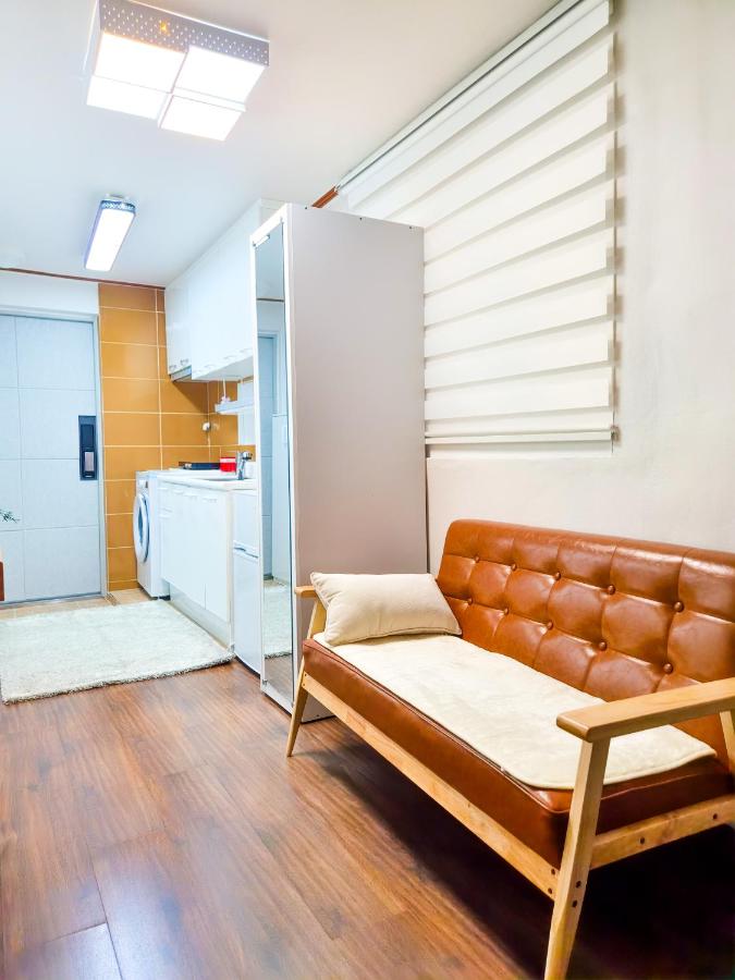 SeoulStayOn Blue Door Loft - 4