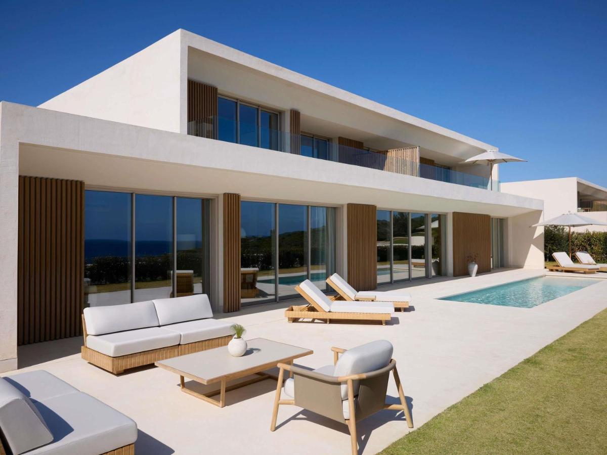 MISTRAL 5 BEDROOM VILLA 5 King - 800sm, Sea view, private pool, full kitchen, living room