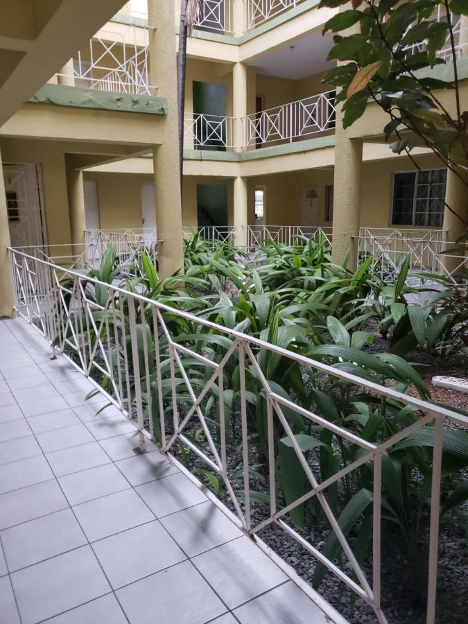 Beni at The Sunbury - 4