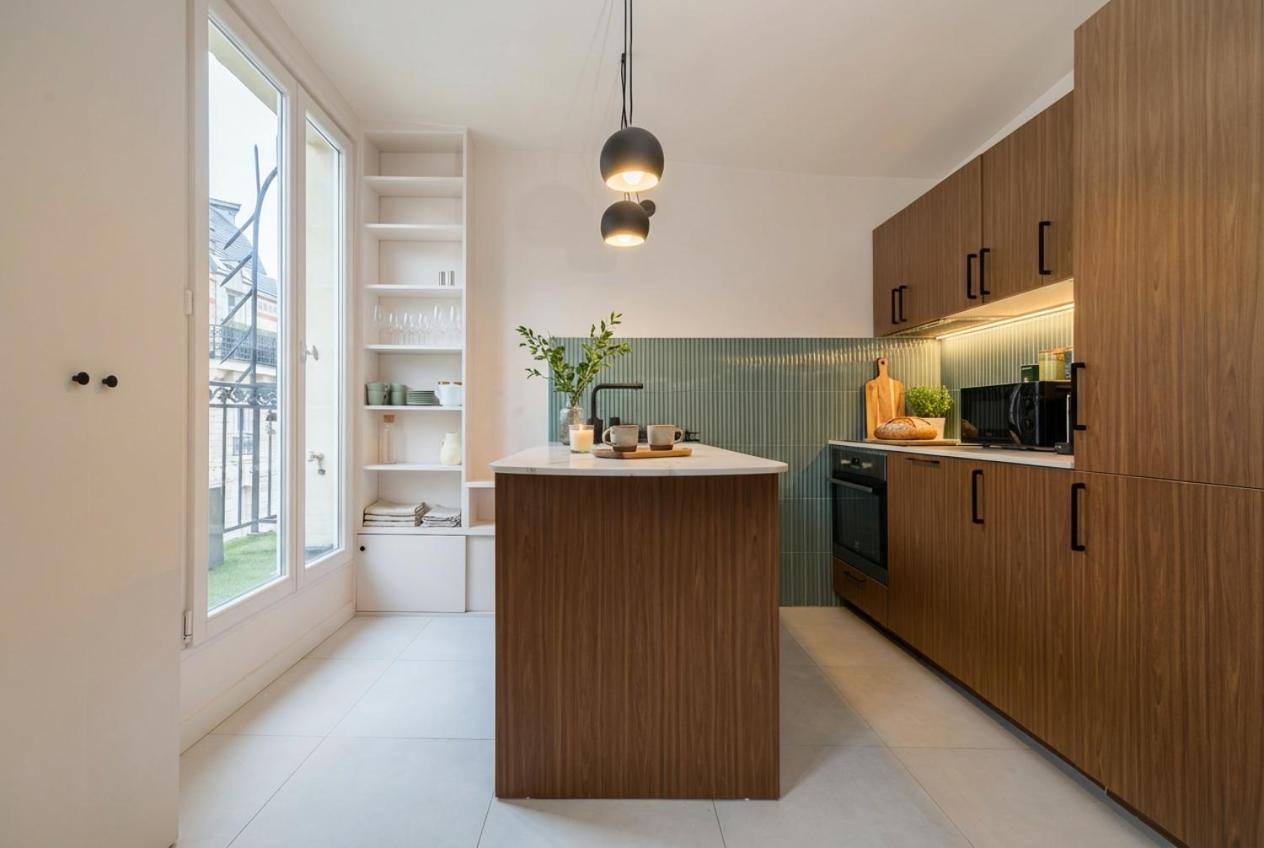 Furtive - Galeries Lafayette 2 - 3