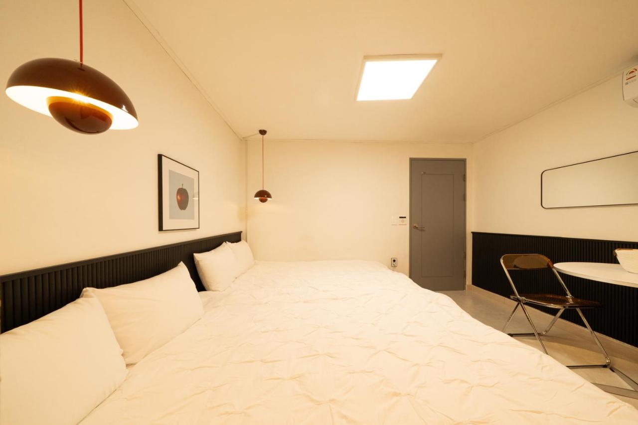 Hongdae Stay, Mangwon & Hapjeong , Han River , Central Seoul - 5