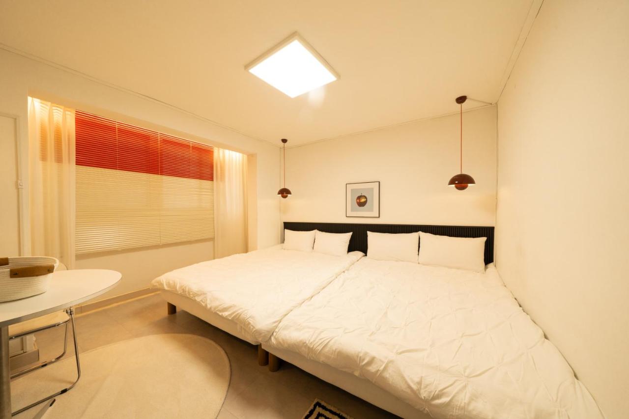 Hongdae Stay, Mangwon & Hapjeong , Han River , Central Seoul - 2