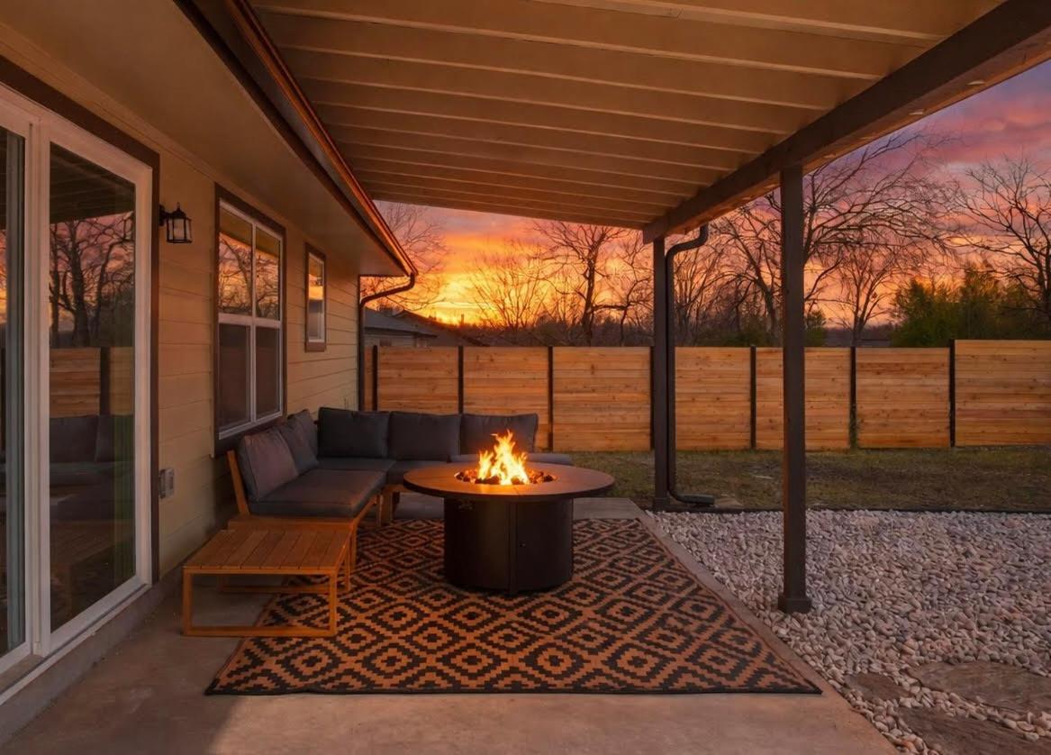 Cozy Austin Retreat - Mins to Q2 & The Domain