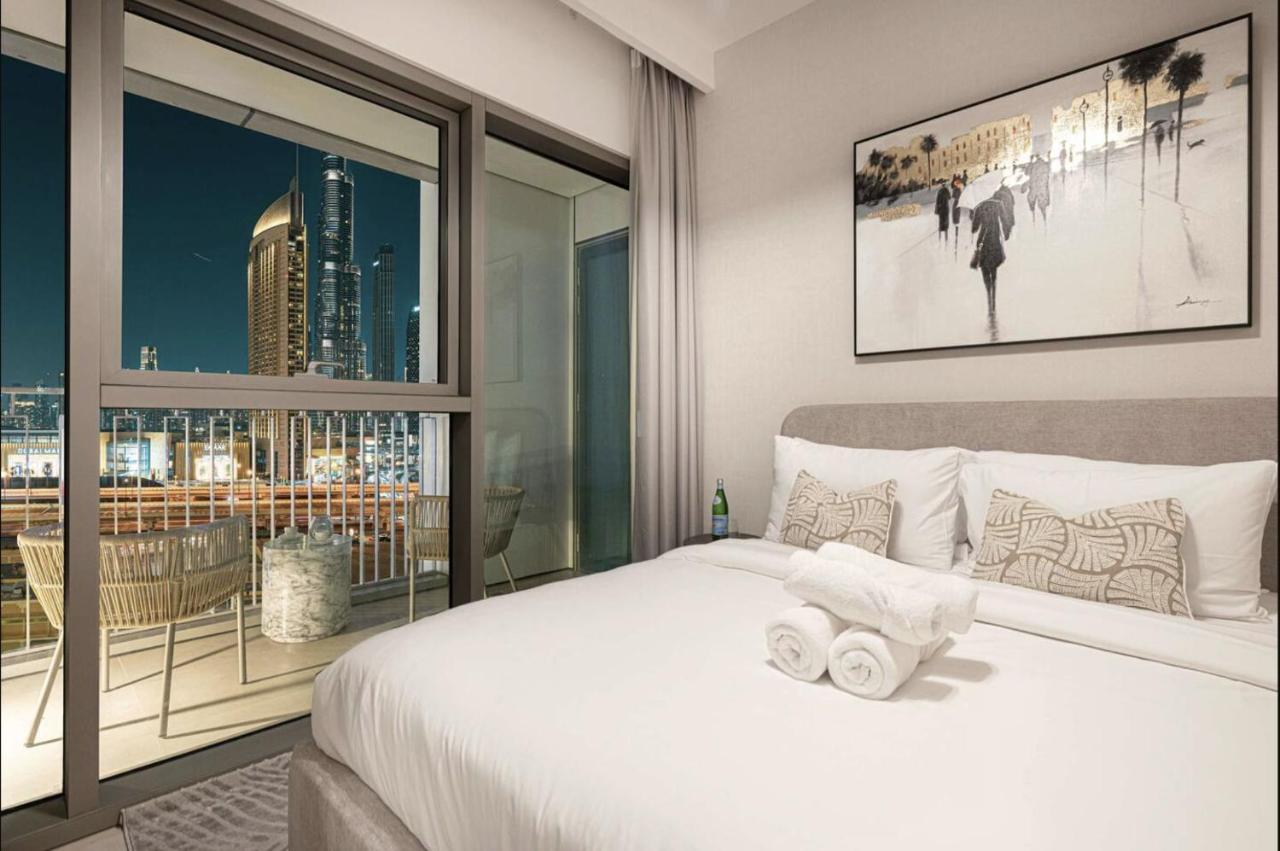 Luxury 3BR Apartment in Downtown In Burj Vista - 2
