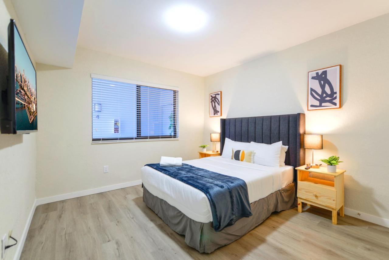 Prime Location Calle Ocho w Free Parking - 2