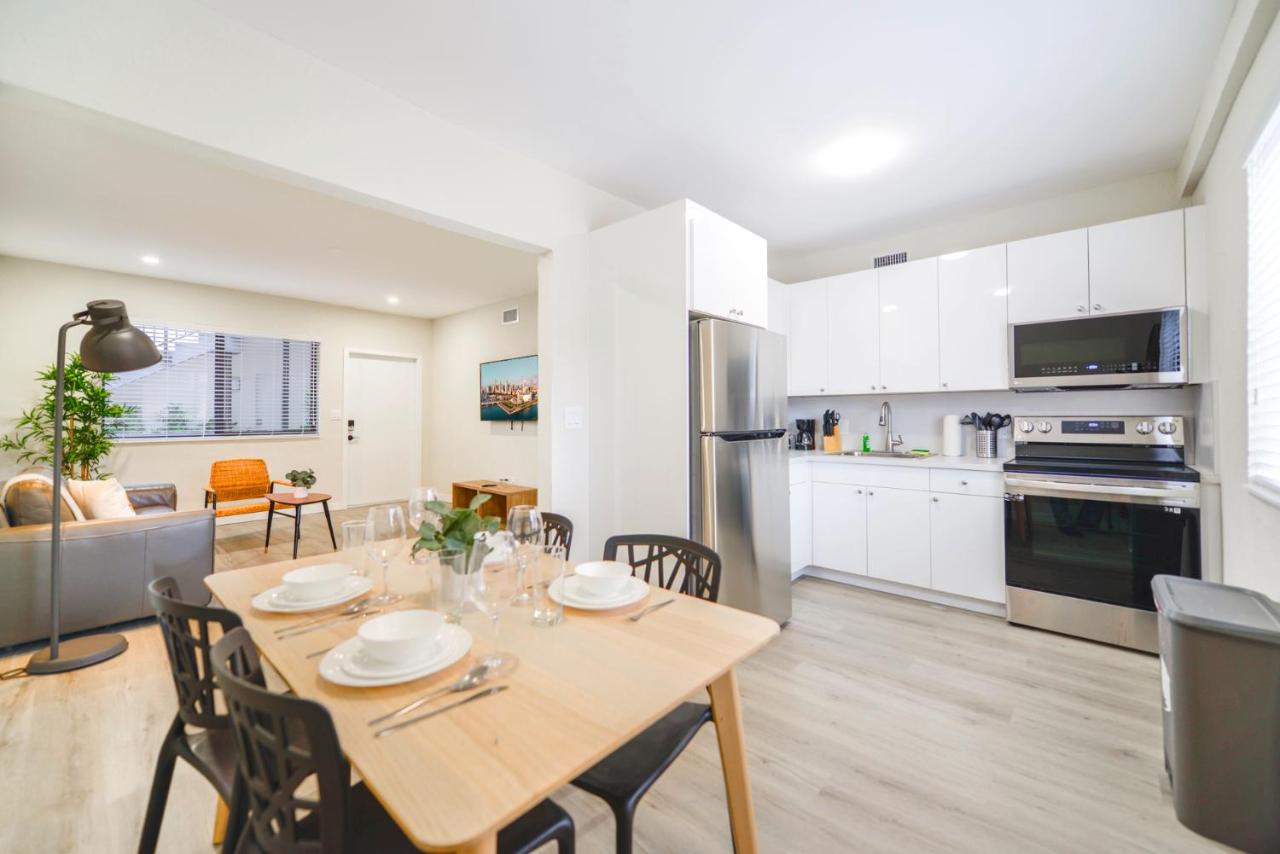 Prime Location Calle Ocho w Free Parking - 4