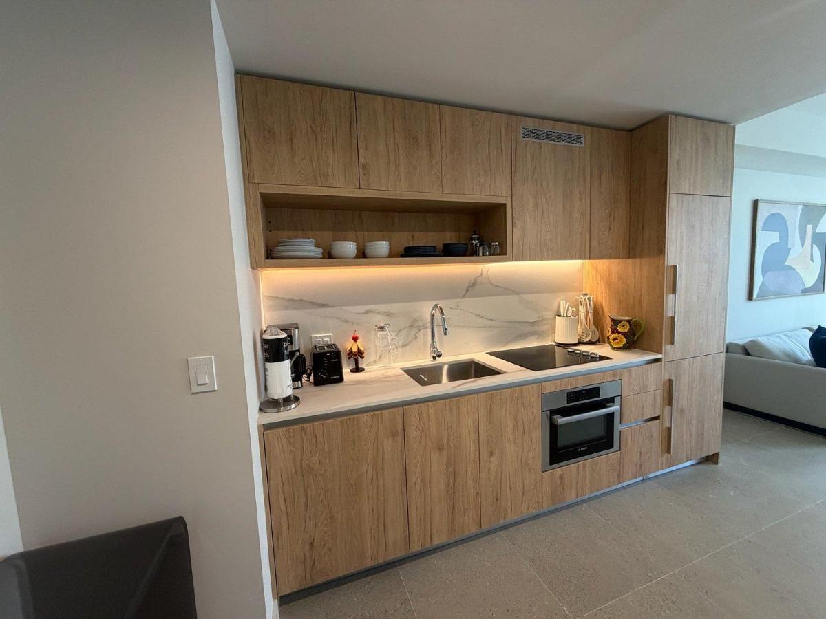 Downtown Miami Condo Near Bayside w Free Parking - 3