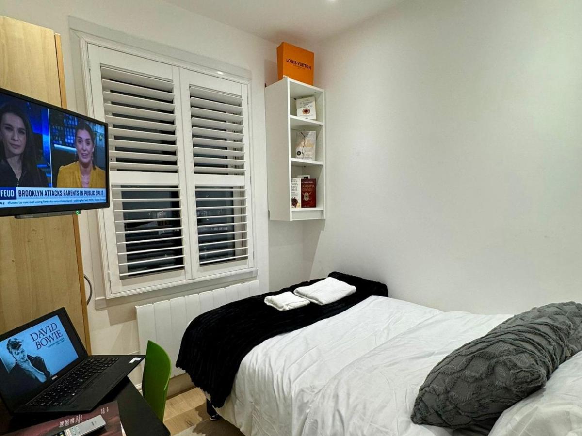 Stockwell Residences - The Petite Noir - 2