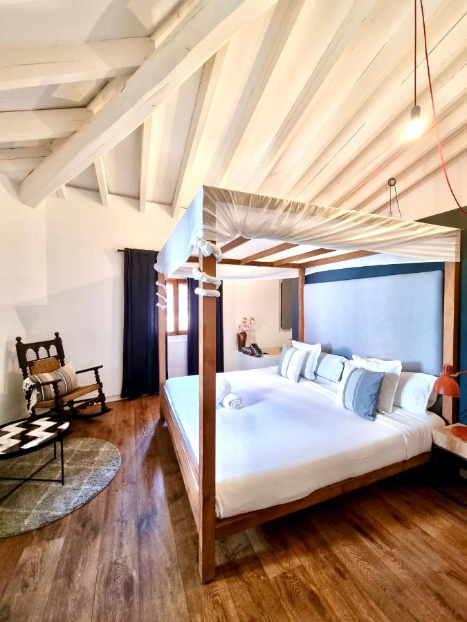 Lluna Aqua Soller - Adults Recommended - 2