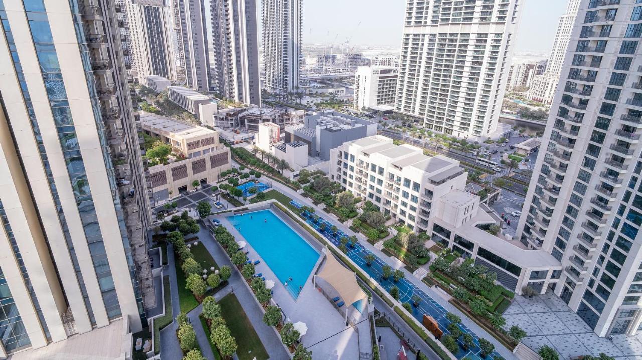 Mid-floor Designer 1BR Dubai Creek Harbour - 4