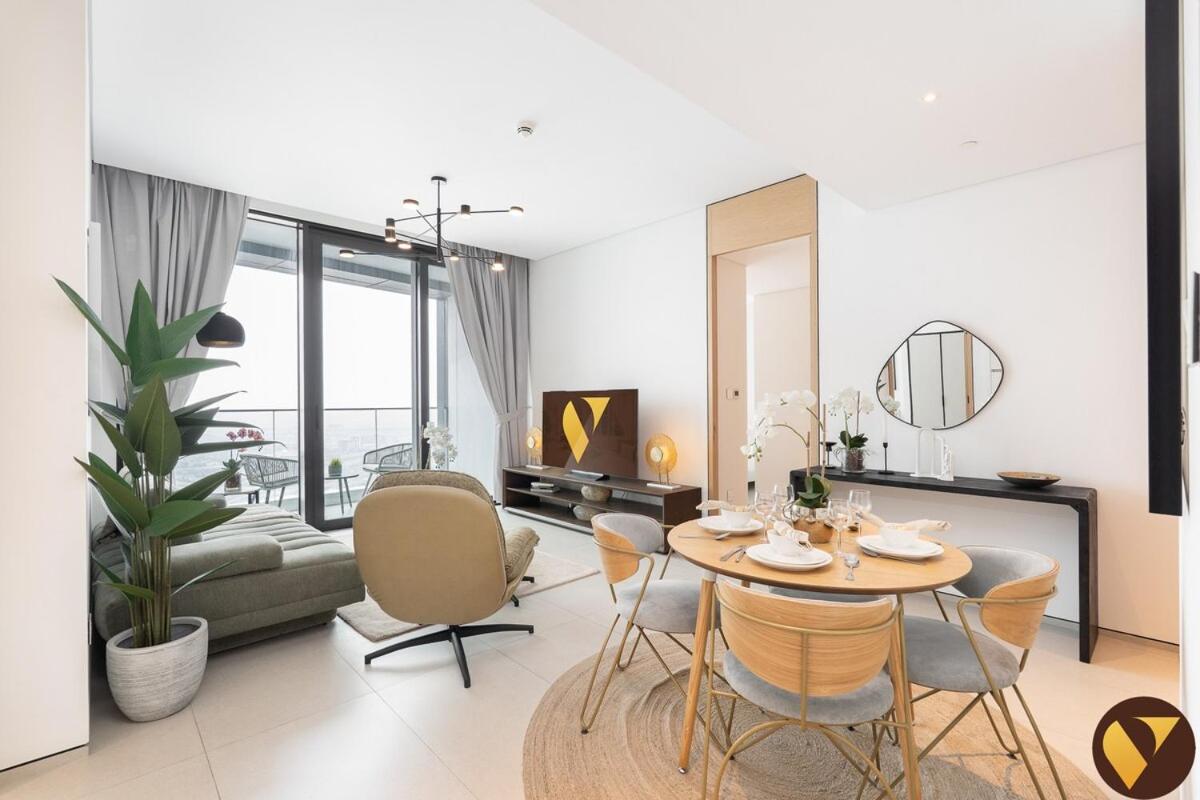 Vogue Vacation Homes, Address Beach Residence JBR near Ain Dubai, Two-Bedroom Apartment with Balcony JBR Skyline Views, Access to Private Beach, Nightclub and all Amenities - 2