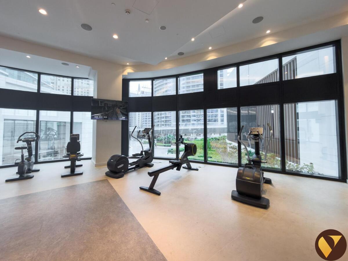 Vogue Vacation Homes, Address Beach Residence JBR near Ain Dubai, Two-Bedroom Apartment with Balcony JBR Skyline Views, Access to Private Beach, Nightclub and all Amenities - 5