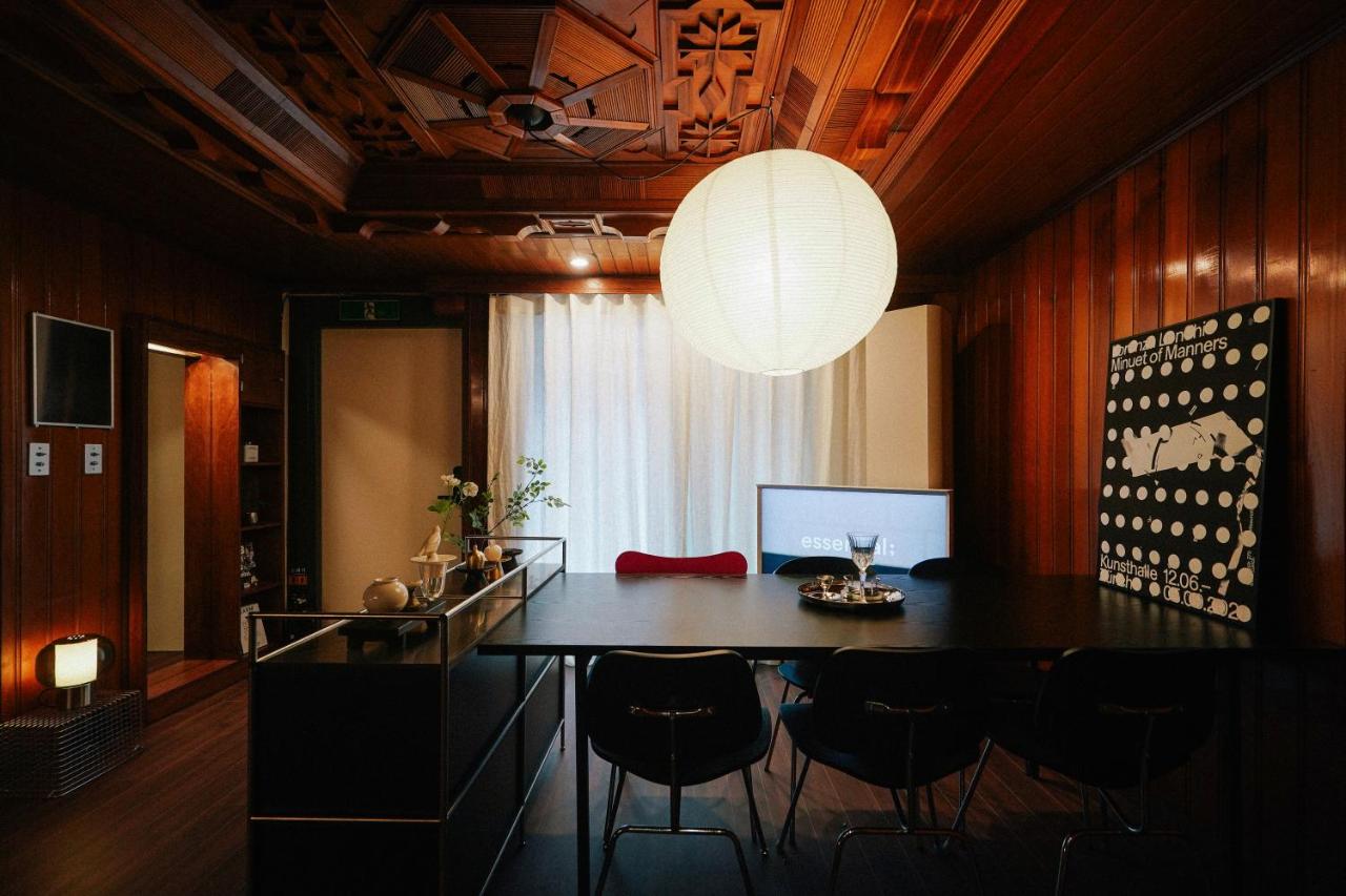 THE TEXTURE - Private Entire Floor, 3BR 5 Beds, Sleeps 8 - Seongsu, 3-Min Walk to Line 2 - K-Heritage Meets Trendy Seongsu - Free Luggage Storage - 5