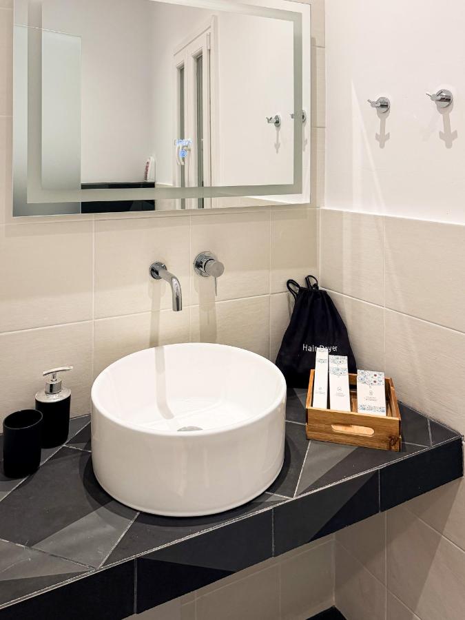 Voulas Sunset View Downtown Apartment by Mykonos Eight - 3