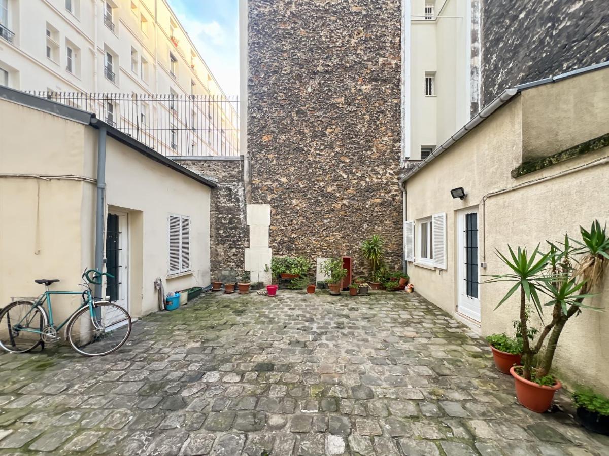 Convenient studio inside Paris near Metro and stores - 5
