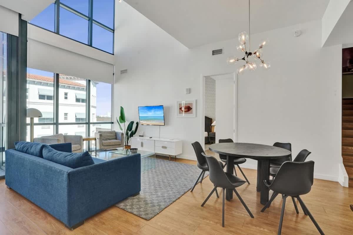 17WEST Spacious 3BR Apartment with Balcony -409 - 3