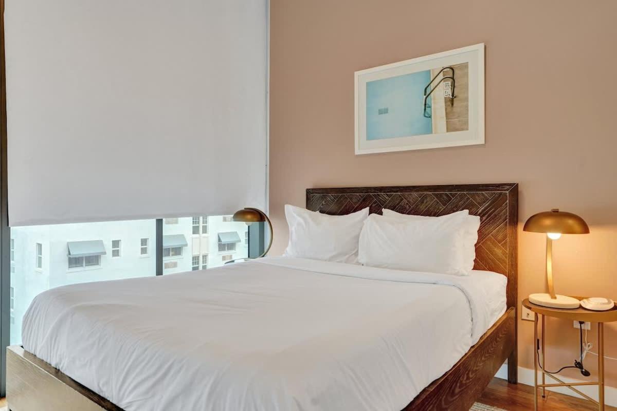 17WEST Spacious 3BR Apartment with Balcony 406 - 3