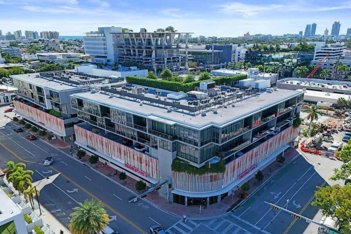 17WEST Spacious 2BR Apartment with Balcony 404 - 5