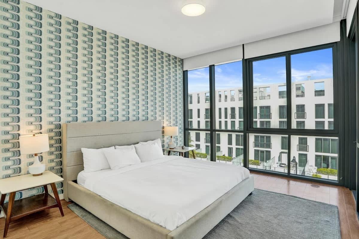 17WEST Spacious 2BR Apartment with Balcony - 405