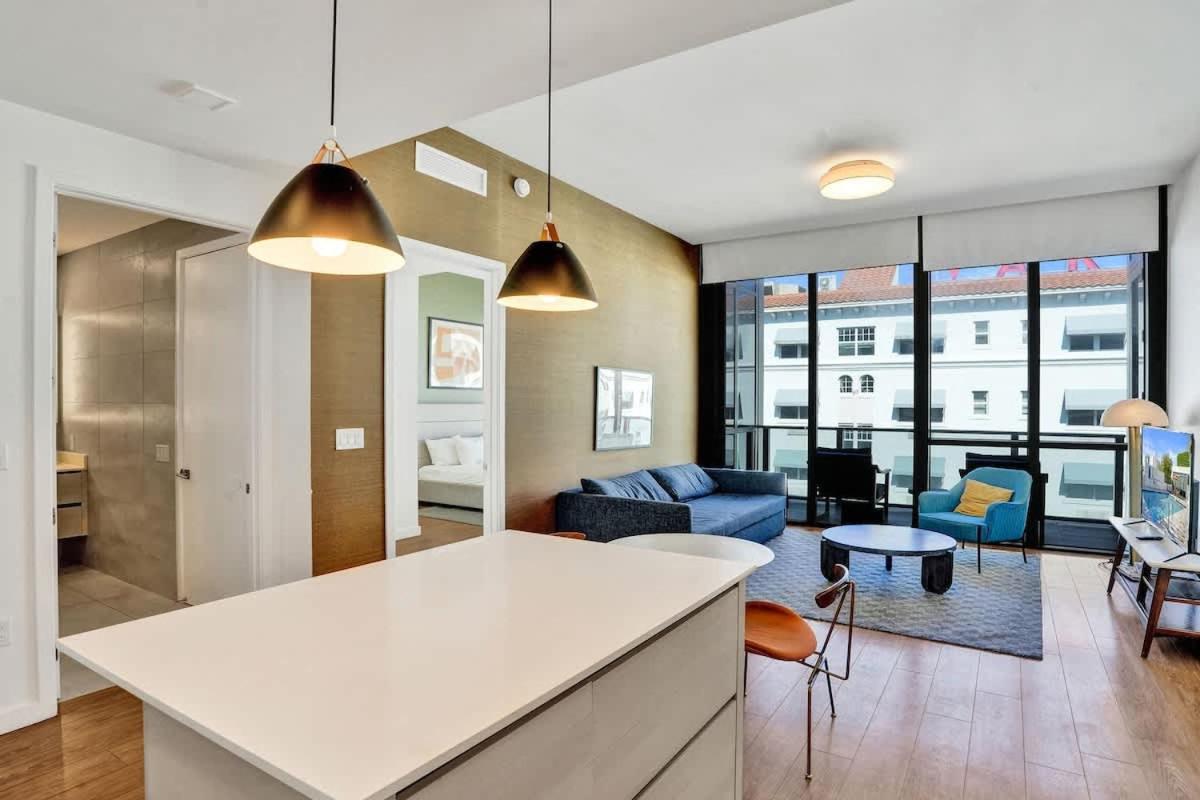 17WEST Spacious 2BR Apartment with Balcony 408