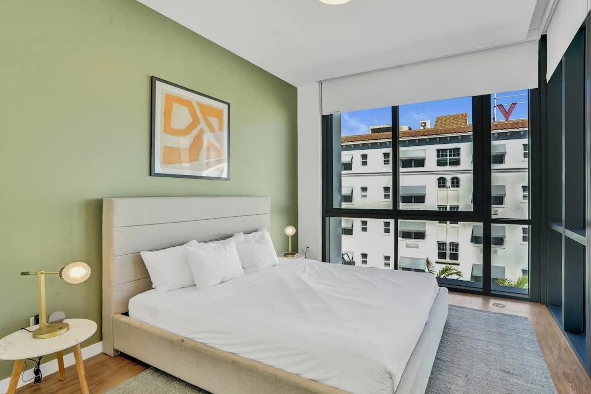 17WEST Spacious 2BR Apartment with Balcony 408 - 3