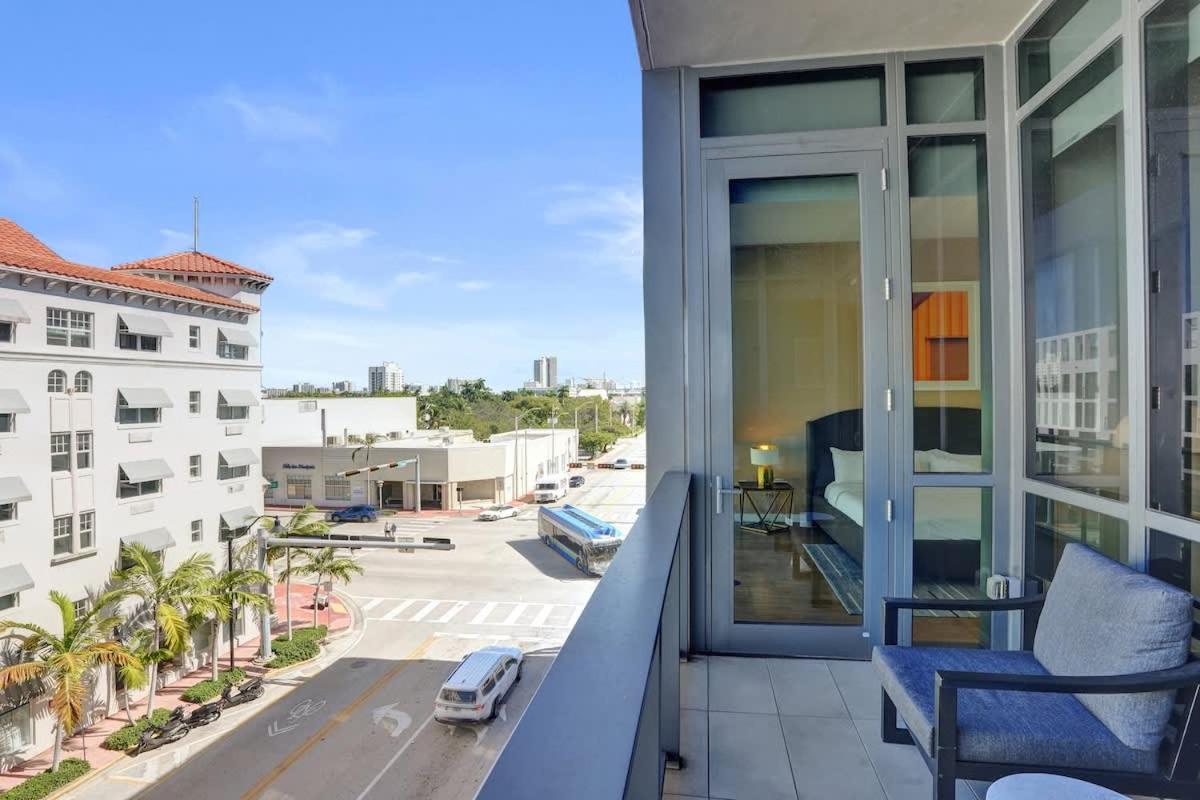 17WEST Spacious 2BR Apartment with Balcony 408 - 4