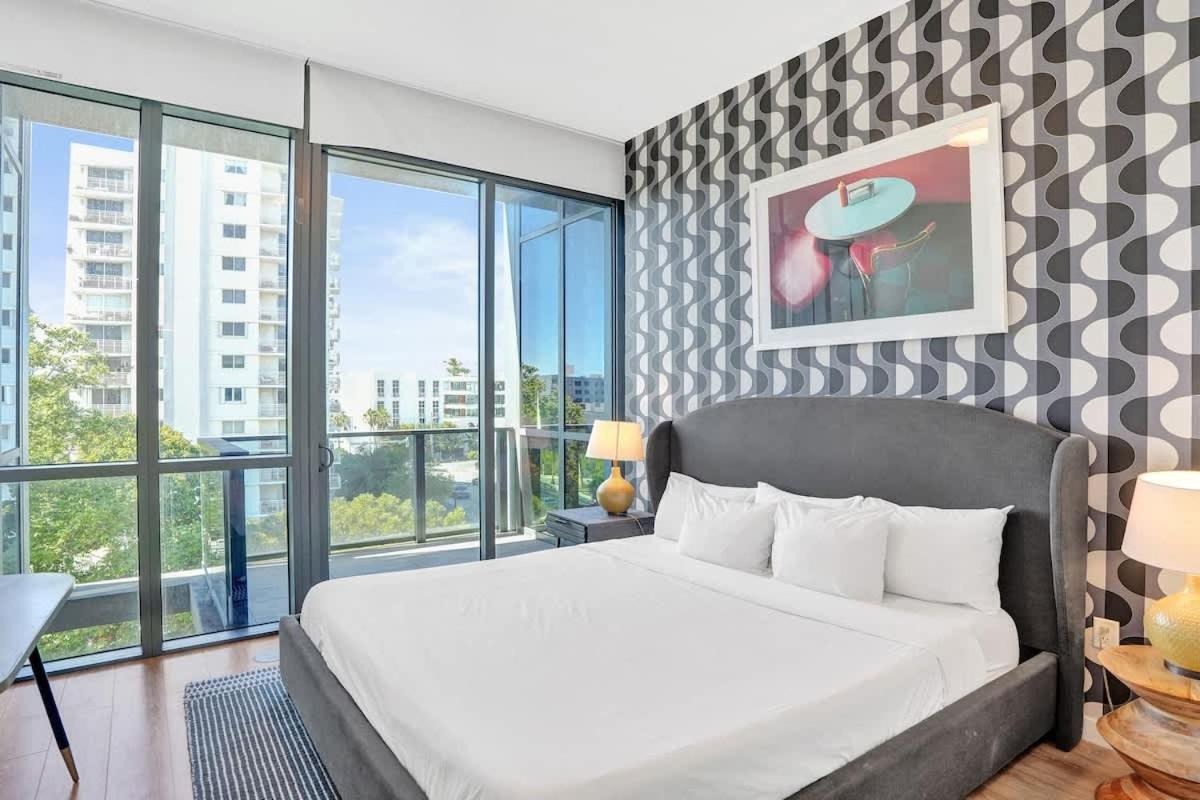 17WEST Spacious 3BR Apartment with Balcony 502 - 2