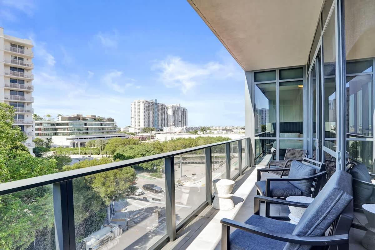 17WEST Spacious 3BR Apartment with Balcony 502 - 3