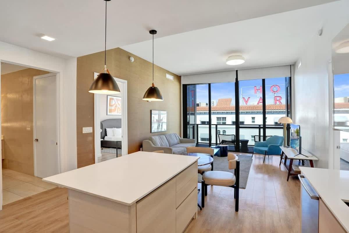 17WEST Spacious 2BR Apartment with Balcony 508