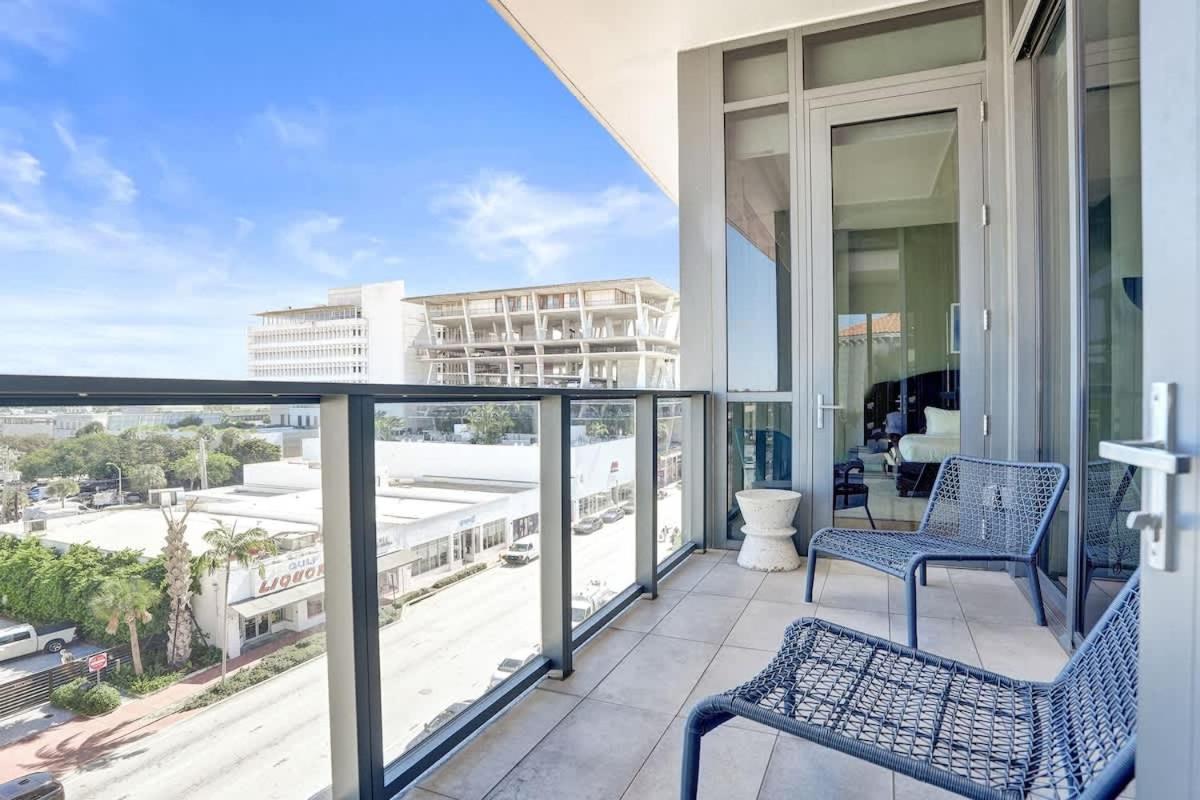17WEST Spacious 2BR Apartment with Balcony 510 - 3