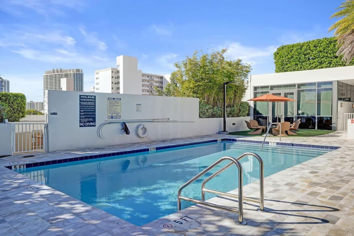 17WEST Spacious 2BR Apartment with Balcony 511 - 5