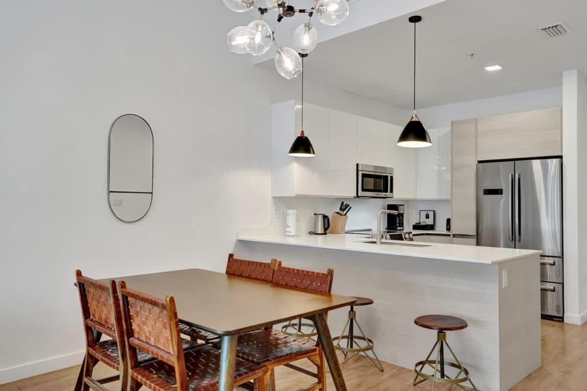 17WEST Spacious 2BR Apartment with Balcony 512