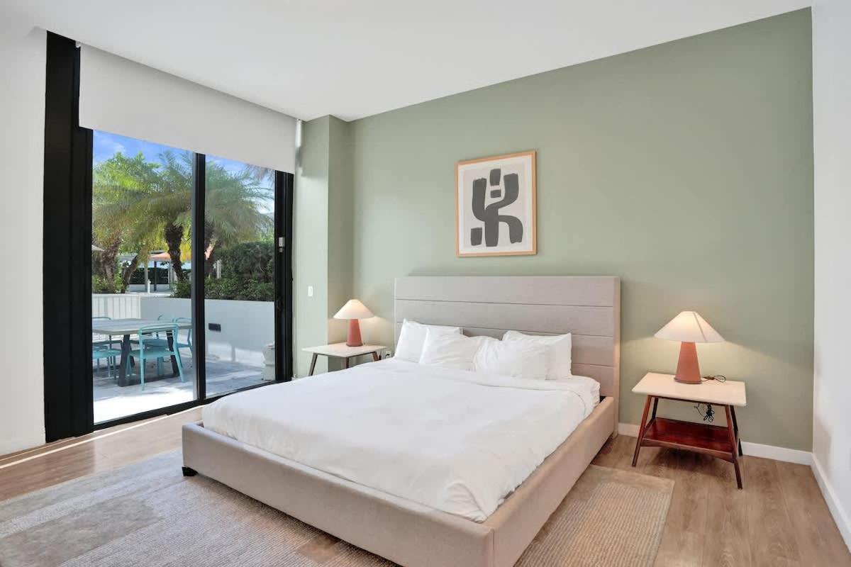 17WEST Spacious 3BR Apartment with Balcony -516 - 2