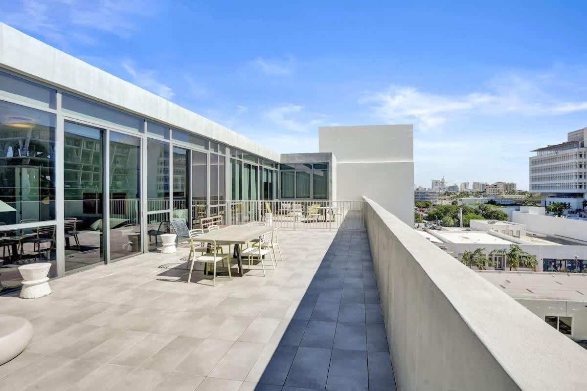 17WEST Spacious 2BR Apartment with Balcony 513 - 4