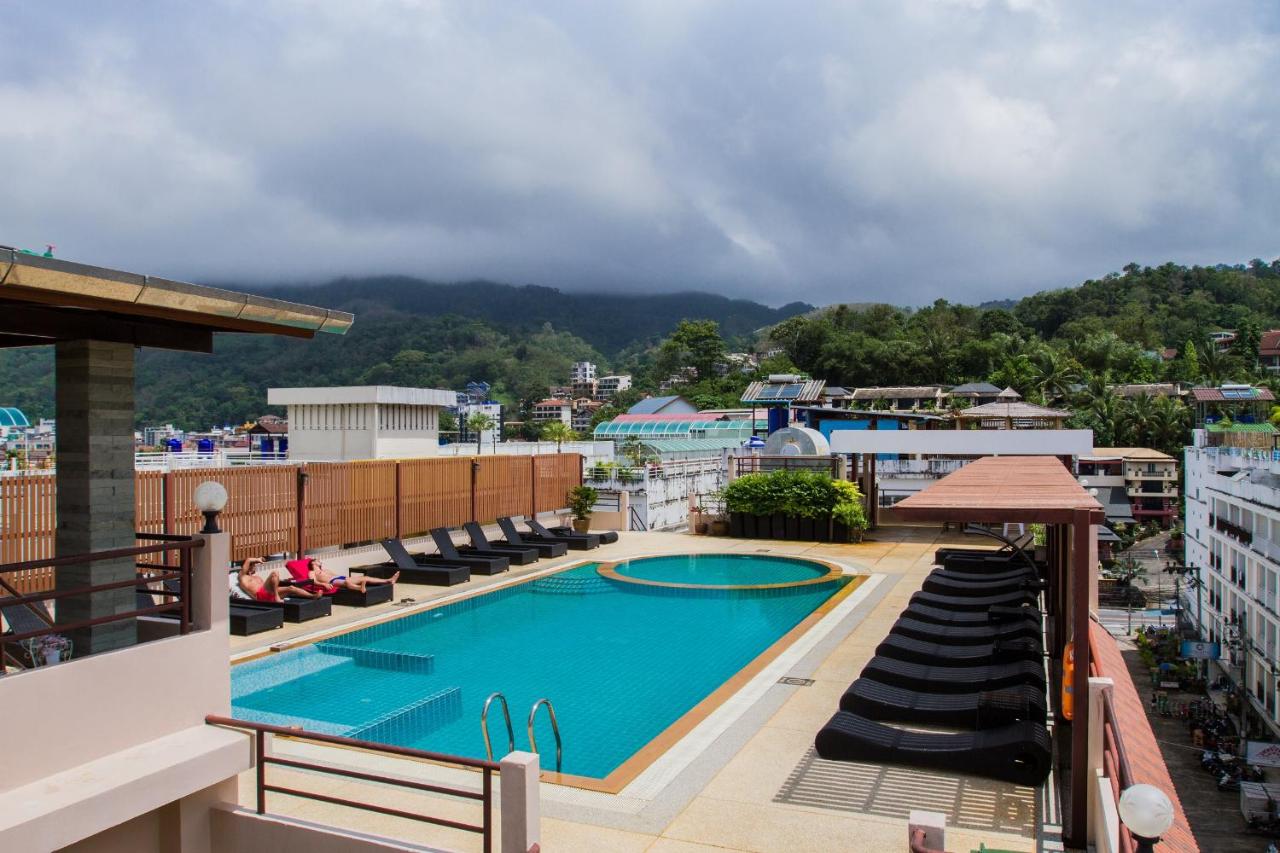 Rooftop swimming pool: Chana Hotel