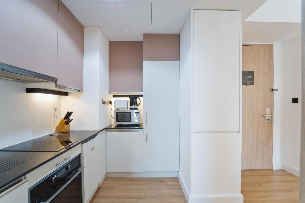 Executive Studio - Marina View - JW Marriott - 5