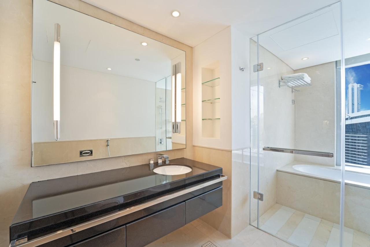 Executive Studio - Marina View - JW Marriott - 3