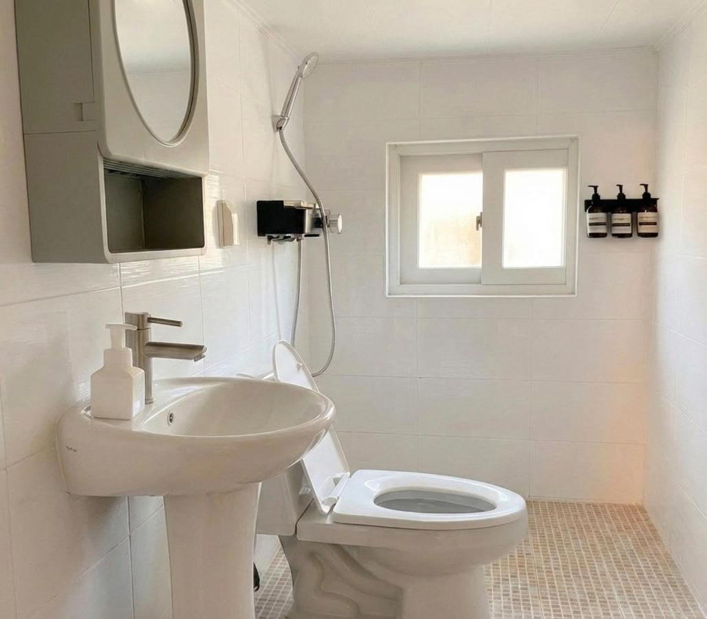 5min Walk to Hongdae Station 2BR for 6 Central Area - 3