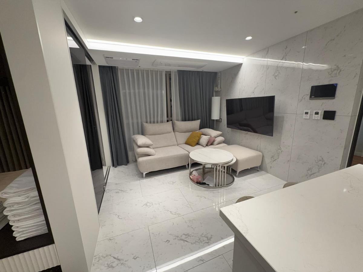 Gangnam Seocho 2BR Family Suite KM House 3
